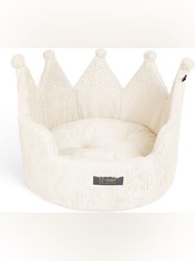 New Nandog Pet Gear Crown Dog Bed for Cats & Dogs Pearl White Ivory Cream
